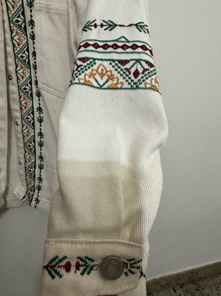 Cazadora tejana bordada multicolor