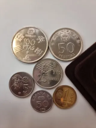Lote de monedas antiguas en pesetas (España), 82