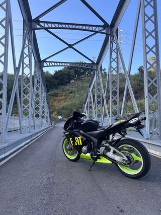 Honda CBR 600RR Negra y Amarilla