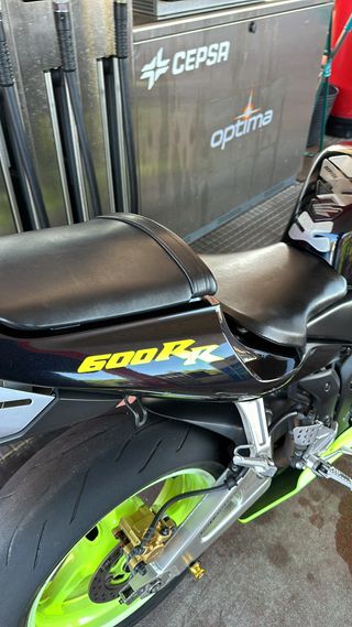 Honda CBR 600RR Negra y Amarilla