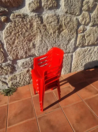 Conjunto 4 Cadeiras Plástico Vermelhas