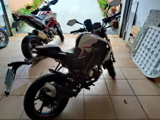 Keeway RKF 125 Blanca y Roja