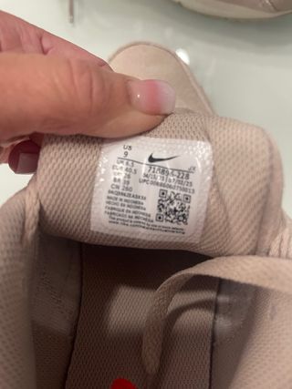 Nike Air Max Beige y dorado