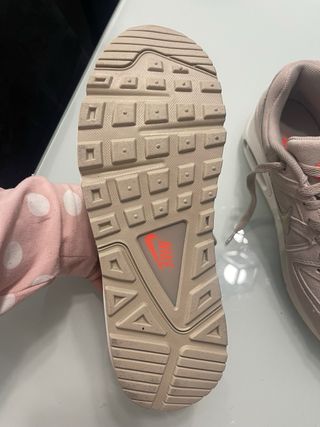 Nike Air Max Beige y dorado