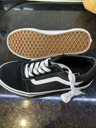 Tênis Vans Preto e Branco