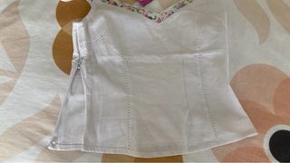 Top blanco con estampado floral