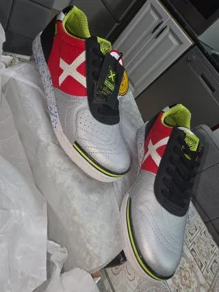 Zapatillas Munich G3 Rojas y Plateadas