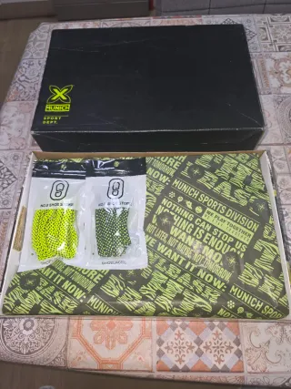 Zapatillas Munich G3 Rojas y Plateadas