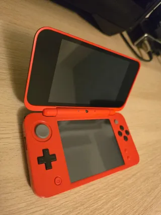 Nuovo 2DS XL Edizione Pokémon IMPOLUTA