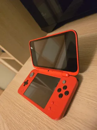 Nuovo 2DS XL Edizione Pokémon IMPOLUTA
