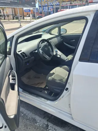 Toyota Prius 2012