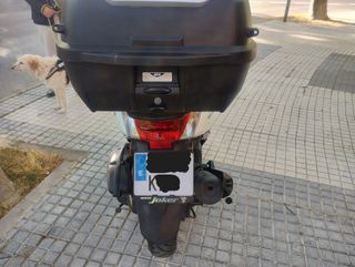Yamaha N-MAX 125cc Maxi Scooter Automática