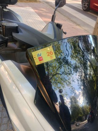 Yamaha N-MAX 125cc Maxi Scooter Automática