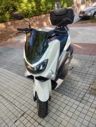 Yamaha N-MAX 125cc Maxi Scooter Automática