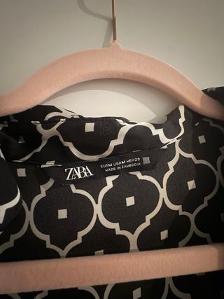 Blusa ZARA Estampada Negro y Blanco