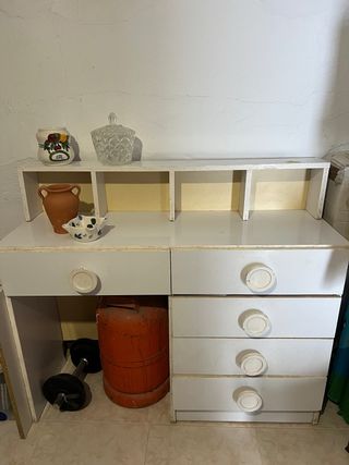 Escritorio antiguo blanco