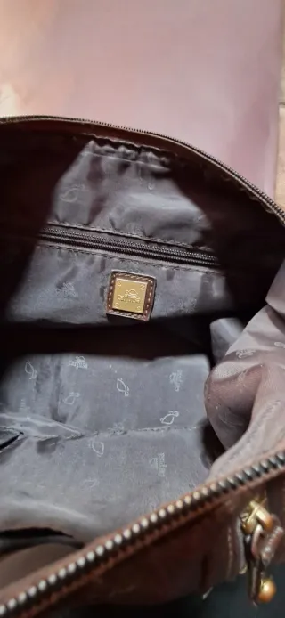 Borsa tote effetto coccodrillo marrone, zip.