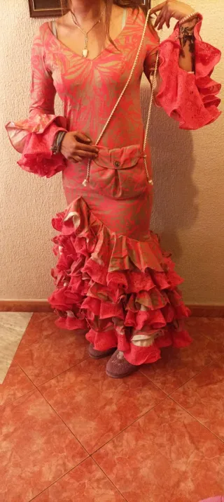 Traje de Gitana Rojo con Volantes