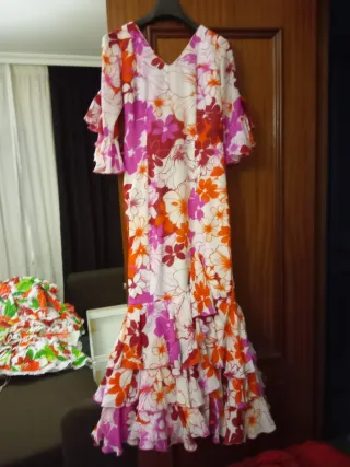 Traje de Gitana Rojo con Volantes