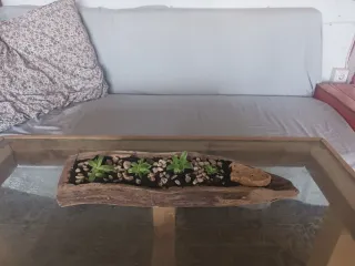 Portavasi in legno e pietra