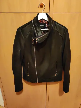 Cazadora Desigual Negra Talla 42