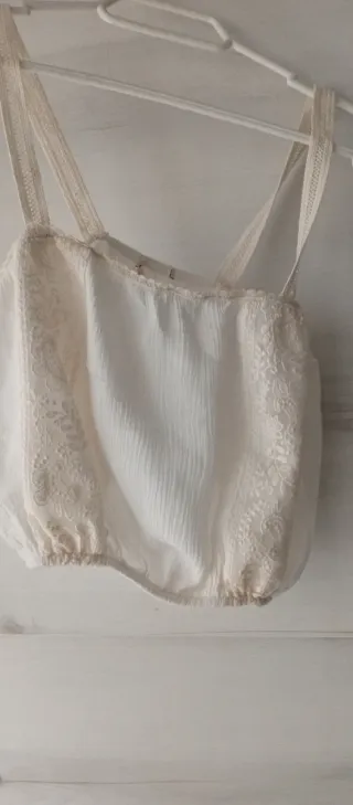 Top tirantes encaje beige/blanco