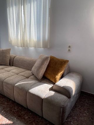 Sofá rinconera amplio beige
