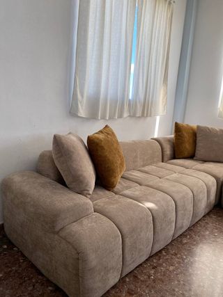 Sofá rinconera amplio beige