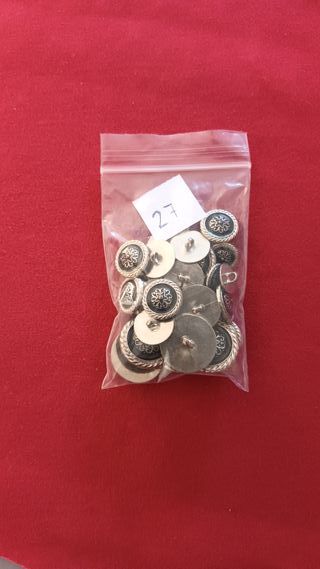 Lote 27 botones plateados