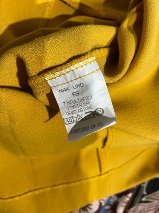 Vestido Amarelo com Bolsos