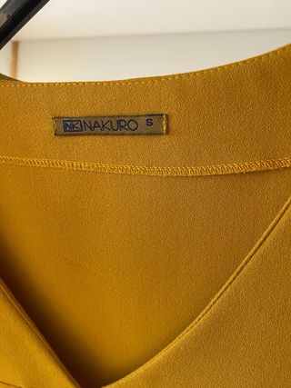 Vestido Amarelo com Bolsos