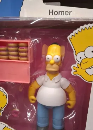 Action figure Homer Simpson con ciambelle NUOVO
