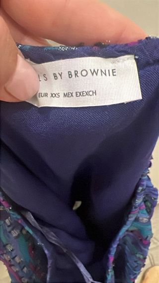 Blusa Brownie Manga Asimétrica
