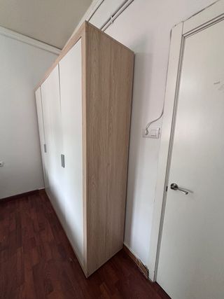 Armario grande blanco y beige