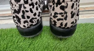 Mocasines animal print beige y negro