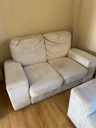 2 sofás y 1 butaca beige
