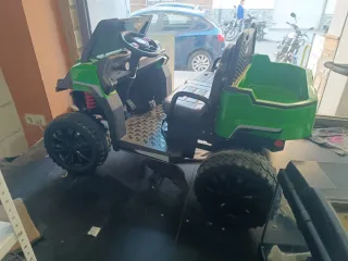 Coche eléctrico infantil verde