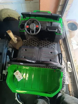 Coche eléctrico infantil verde