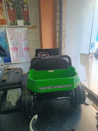 Coche eléctrico infantil verde