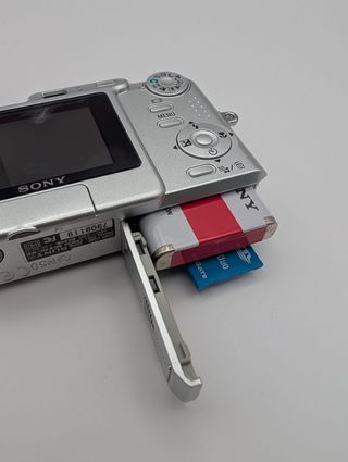 Sony Cyber-shot DSC-W30 Plata