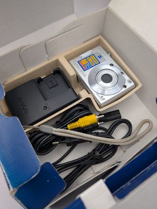 Sony Cyber-shot DSC-W30 Plata