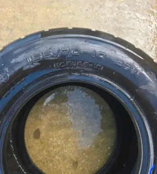 Neumáticos de asfalto