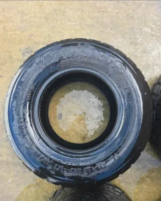 Neumáticos de asfalto