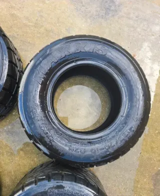 Neumáticos de asfalto