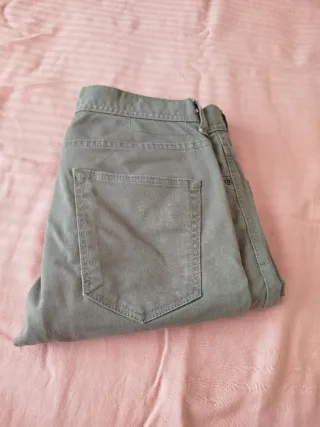 Pantalones grises
