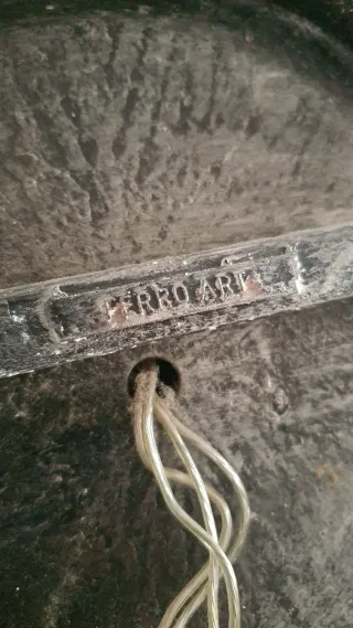 Aplique de pared forjado FERROART. Con marca.