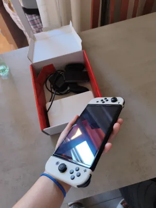 Nintendo Switch OLED Blanca con Caja