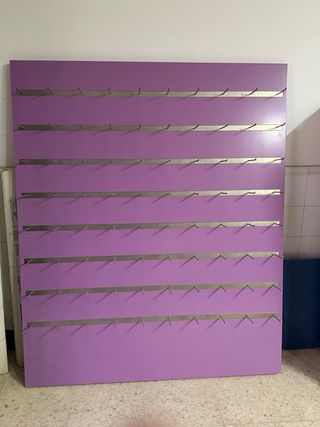 Estantería metálica con perchas ( para comercio)