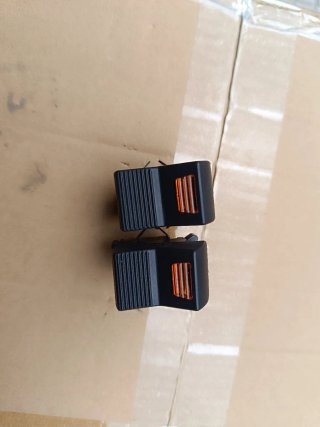 Voltímetro e interruptores Seat 124, 850, 127,