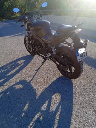 Moto naked Hyosung 125 Comet